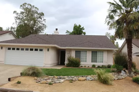 1916 Yahi Ln, Redding, CA 96002 photo 1