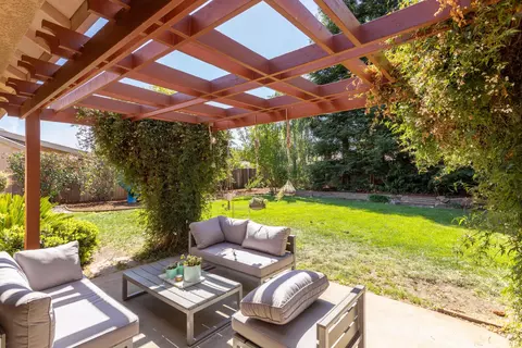 7526 Robles Dr, Redding, CA 96002 photo 36