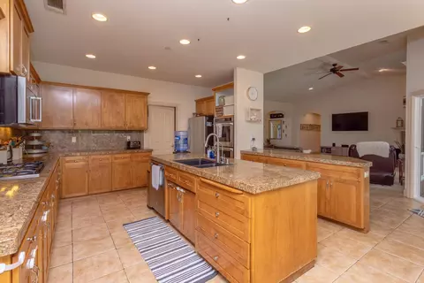 7526 Robles Dr, Redding, CA 96002 photo 14