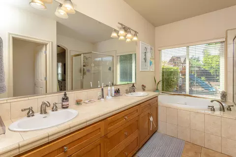 7526 Robles Dr, Redding, CA 96002 photo 22