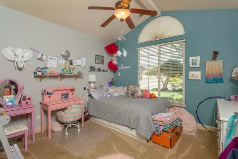 7526 Robles Dr, Redding, CA 96002 photo 17