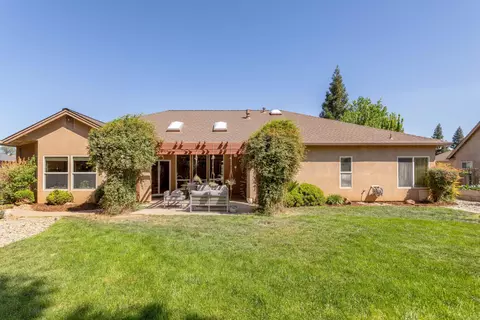 7526 Robles Dr, Redding, CA 96002 photo 31