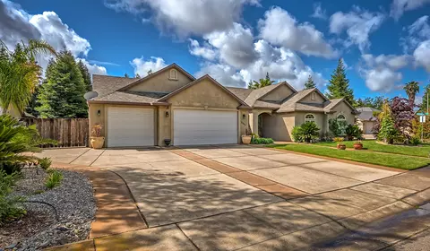 2907 Ross Creek Ct, Redding, CA 96002 photo 2