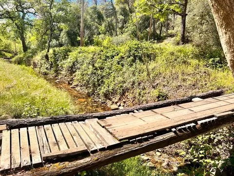 250 Lost Ln, Redding, CA 96003 photo 5