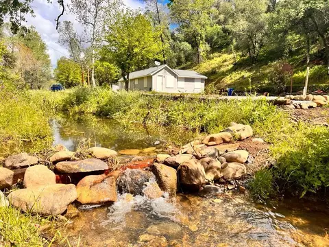 250 Lost Ln, Redding, CA 96003 photo 1
