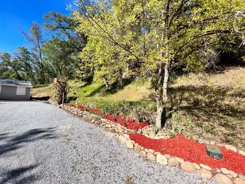 250 Lost Ln, Redding, CA 96003 photo 13
