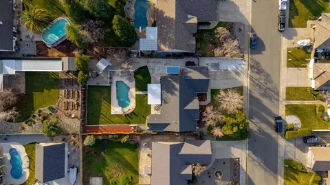 2096 Quartz Way, Redding, CA 96001 photo 8