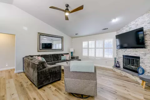 2096 Quartz Way, Redding, CA 96001 photo 13