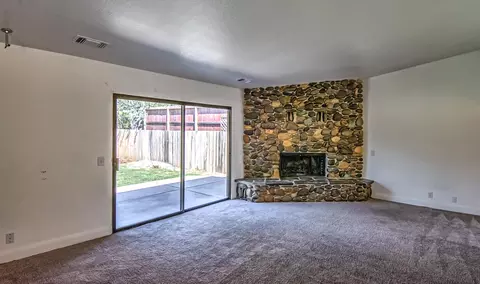 1248 Hawthorne Ave, Redding, CA 96002 photo 3