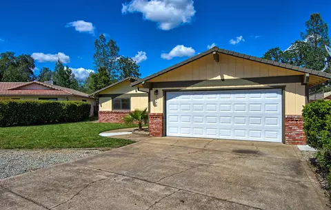 1248 Hawthorne Ave, Redding, CA 96002 photo 1