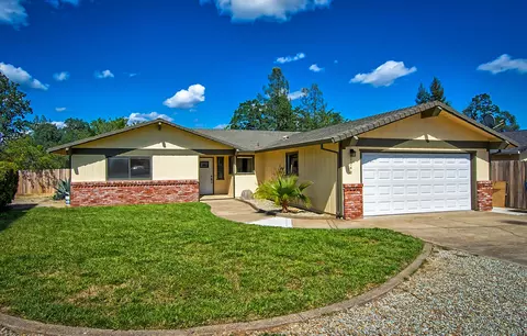 1248 Hawthorne Ave, Redding, CA 96002 photo 2