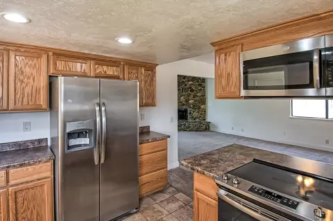 1248 Hawthorne Ave, Redding, CA 96002 photo 5