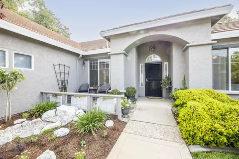 4095 Aspen Springs Ct, Redding, CA 96002 photo 2