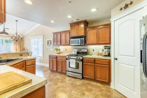 5580 Mill Pond Ln, Redding, CA 96001 photo 11