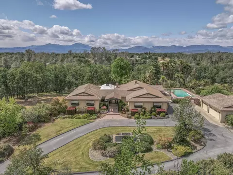 10413 Abernathy Ln, Redding, CA 96003 photo 5