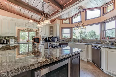 10413 Abernathy Ln, Redding, CA 96003 photo 19