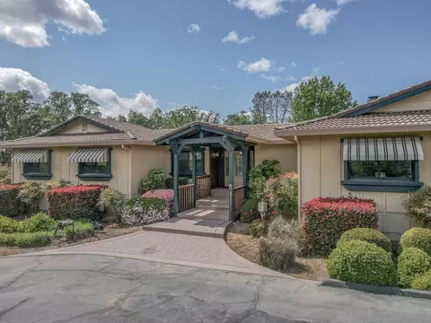 10413 Abernathy Ln, Redding, CA 96003 photo 4