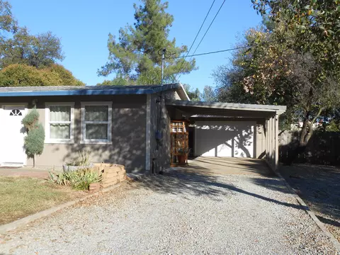 2915 Helen St, Redding, CA 96002 photo 2