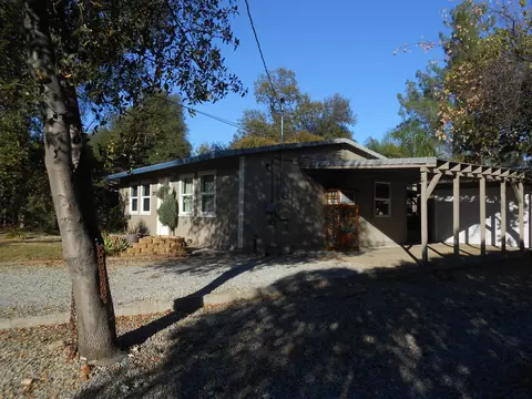 2915 Helen St, Redding, CA 96002 photo 3