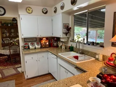 721 Estate St, Redding, CA 96002 photo 14
