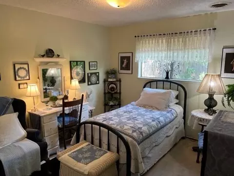 721 Estate St, Redding, CA 96002 photo 28