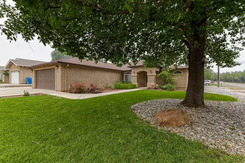798 El Cedro Ave, Redding, CA 96002 photo 2