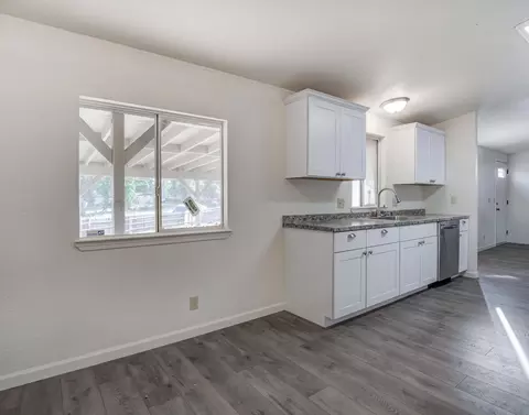 18258 View Point Dr, Anderson, CA 96007 photo 9