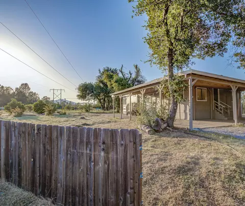 18258 View Point Dr, Anderson, CA 96007 photo 1