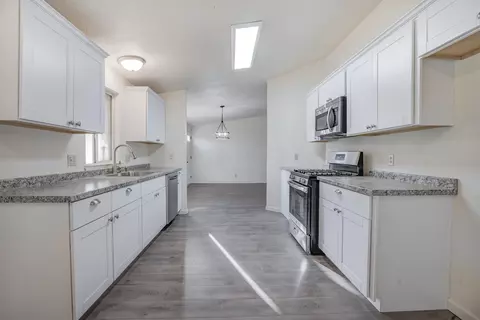 18258 View Point Dr, Anderson, CA 96007 photo 8