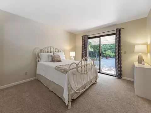 3065 Valentine Ln, Redding, CA 96001 photo 8
