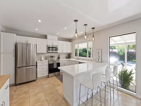 3065 Valentine Ln, Redding, CA 96001 photo 3