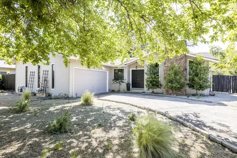 3065 Valentine Ln, Redding, CA 96001 photo 1