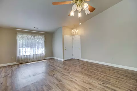 1987 Alexis Ct, Redding, CA 96002 photo 3