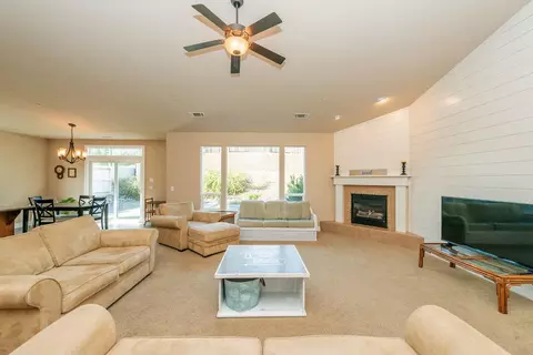 996 Savona Ct, Redding, CA 96003 photo 11
