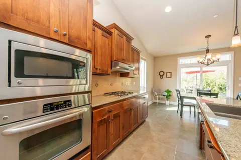 996 Savona Ct, Redding, CA 96003 photo 19