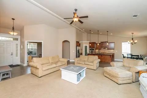 996 Savona Ct, Redding, CA 96003 photo 7