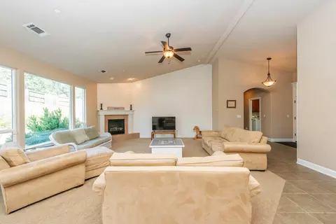 996 Savona Ct, Redding, CA 96003 photo 10