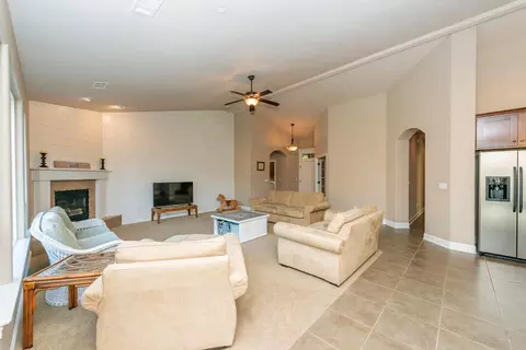 996 Savona Ct, Redding, CA 96003 photo 9