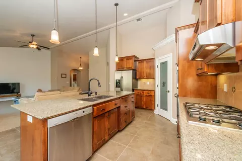 996 Savona Ct, Redding, CA 96003 photo 17
