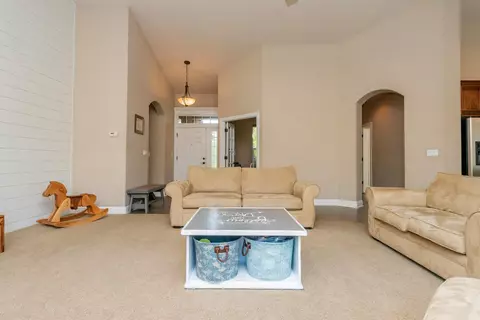 996 Savona Ct, Redding, CA 96003 photo 8