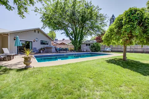 6250 Riverside Dr, Redding, CA 96001 photo 3