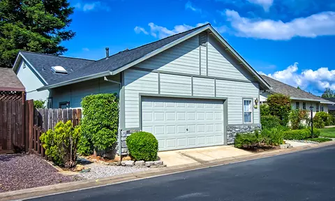 242 Yolla Bolly Trl, Redding, CA 96003 photo 4