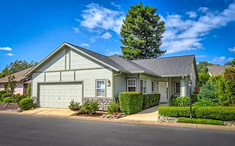 242 Yolla Bolly Trl, Redding, CA 96003 photo 1