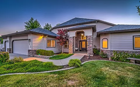 2012 Maudray Way, Redding, CA 96003 photo 1