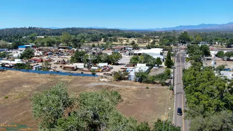 2431 Girvan Rd, Redding, CA 96001 photo 9