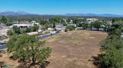 2431 Girvan Rd, Redding, CA 96001 photo 7