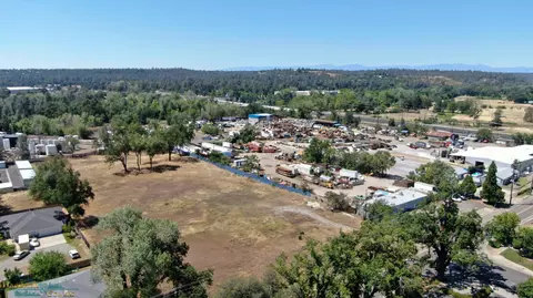 2431 Girvan Rd, Redding, CA 96001 photo 8