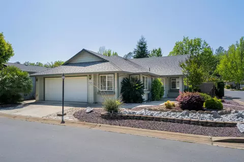 418 Yolla Bolly Trl, Redding, CA 96003 photo 1