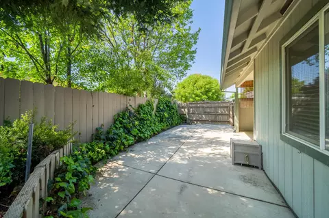418 Yolla Bolly Trl, Redding, CA 96003 photo 21