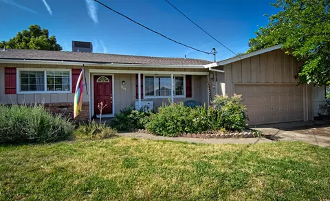 1861 Riviera Dr, Redding, CA 96001 photo 1